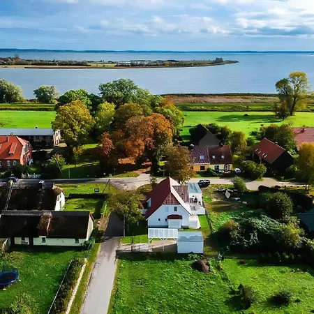 Ariane - Achterwasser-findling Дом отдыха Netzelkow